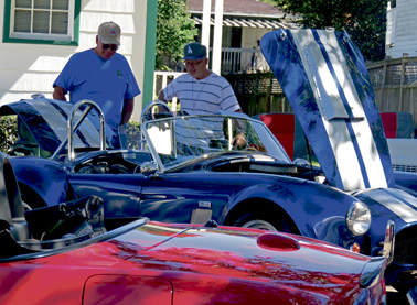 Q - Barnett Car Wallace   iwork in building his own car