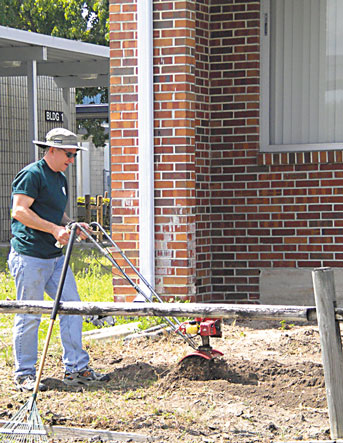 Fellowship Church cleans up community